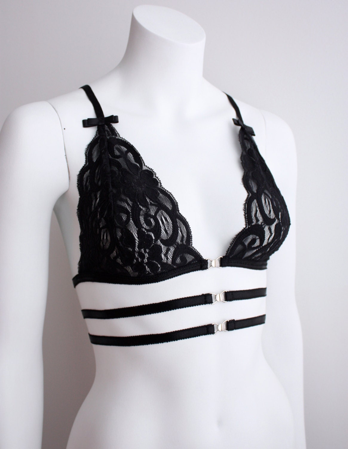 Harness "Yen" Bra - Elastic Banding, Metal Buckles and Black Lace