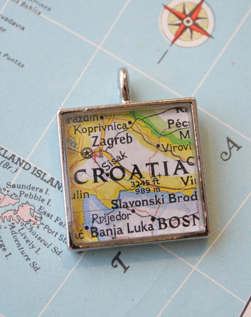 Croatia Map Pendant, Map Jewelry, in shiny silver setting
