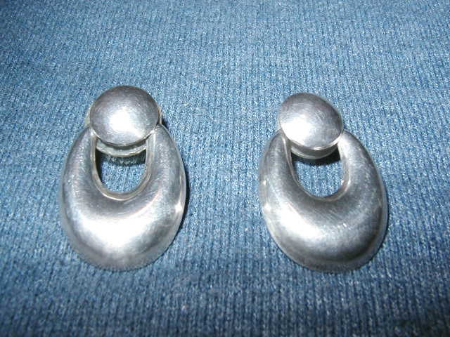925 Sterling Silver Thumb Tack Oval Semi-Dangle Pierced Earrings 7.1 grams