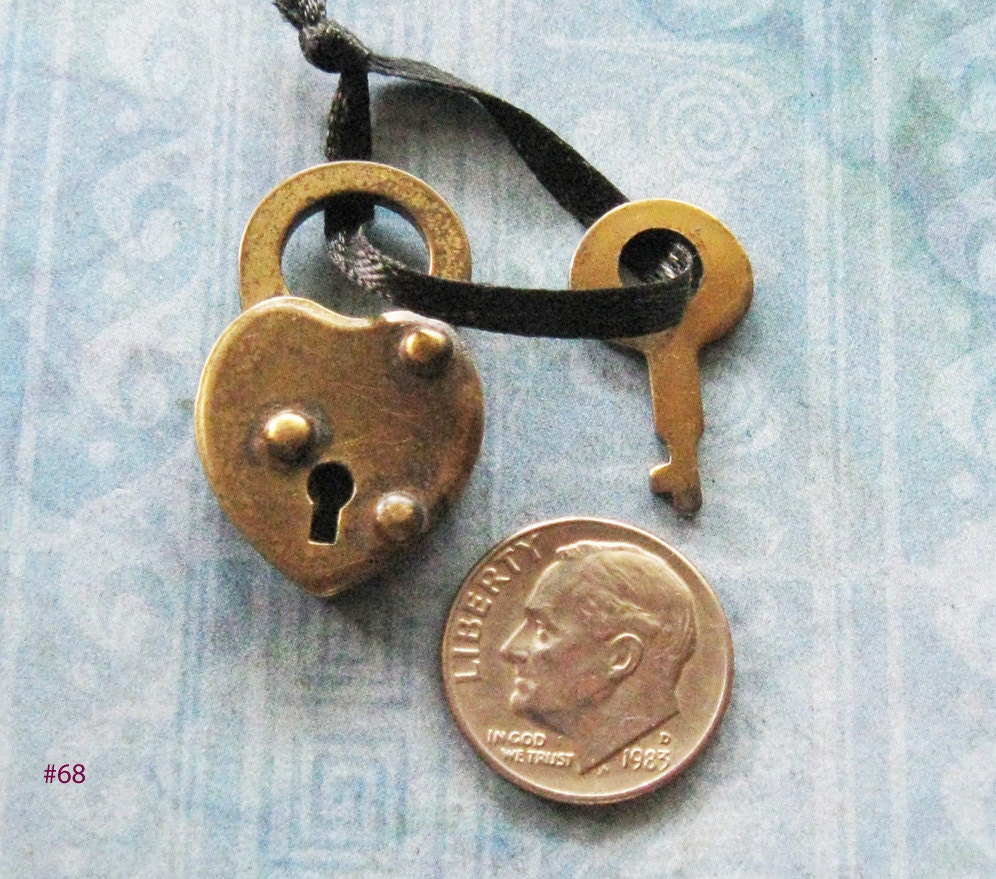 Antique Heart Padlock & Key Mini Victorian Brass Rivet Lock Diy Repurpose Jewelry Steampunk Hardware