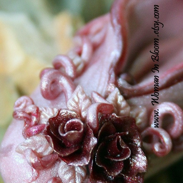 Frosted Berry - Yoni - Vulva - Vagina Pendant