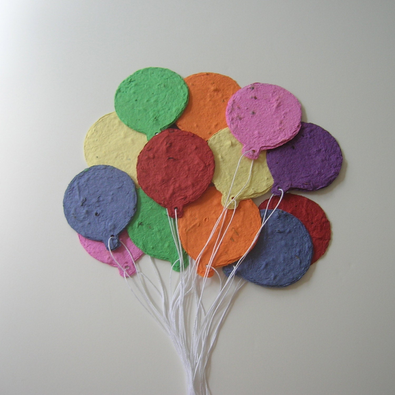 Kids birthday party favor, birthday decoration, graduation place card - Plantable paper balloons made of handmade paper and flower seeds