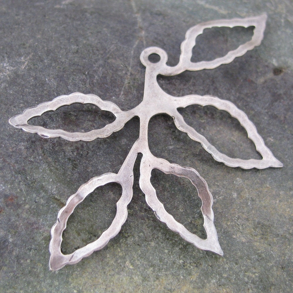New - Large Leaf metal Stamping Pendant Old World Silver 1167 - 6 pieces