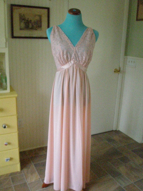 Vintage Vanity Fair Pink Floor Length Nightgown-- NEW Never Worn