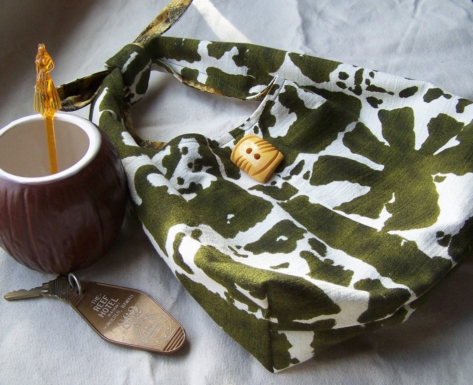 Hobo Bag-Vintage Bark Cloth Green White Hawaiian Tropical Barkcloth Sling Purse