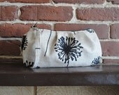 Pleated Wristlet Zipper Pouch // Clutch - Dandelion Black