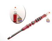 Handmade Wood Crochet Hook Easter Bunny with Carrots size I