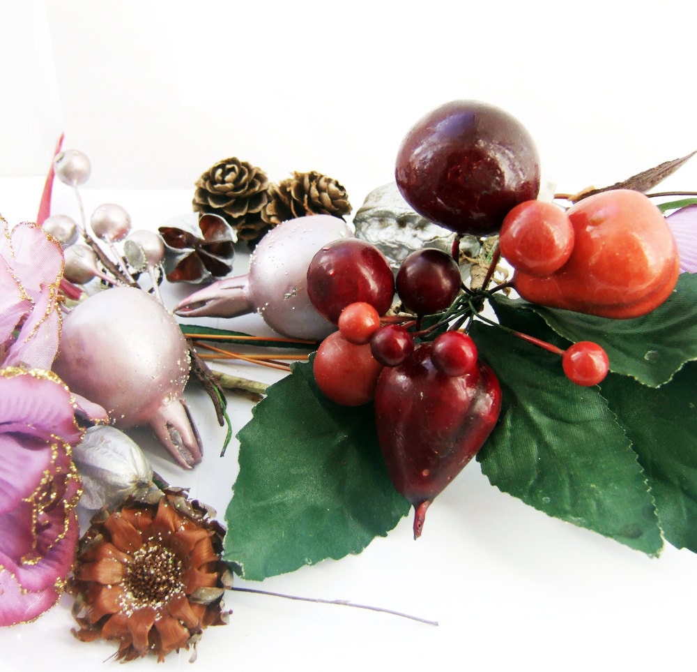 Fab, ever so 70s, faux foliage, florals and fruit