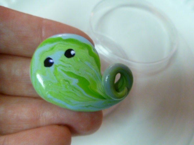 Mini Microbe Friend Squirt With Petri Dish