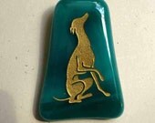 FrumsGlassMenagerie - Sitting Greyhound Glass Pin, Green
