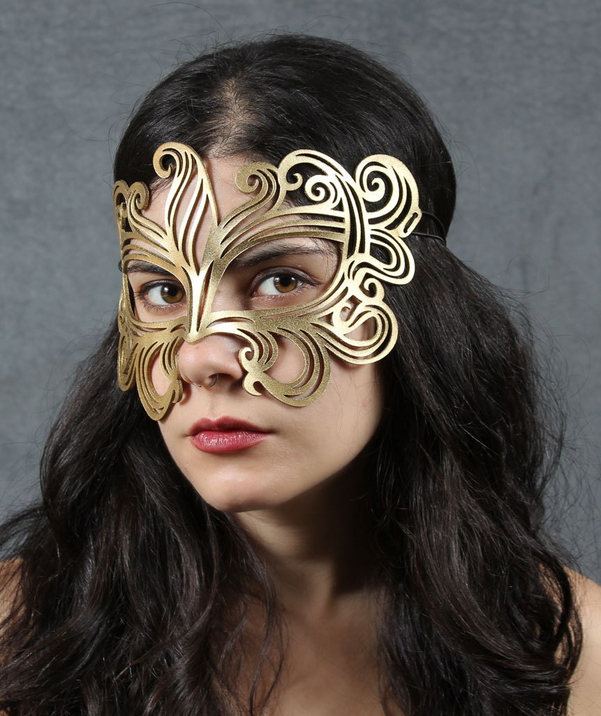 Muse leather cut out mask in gold