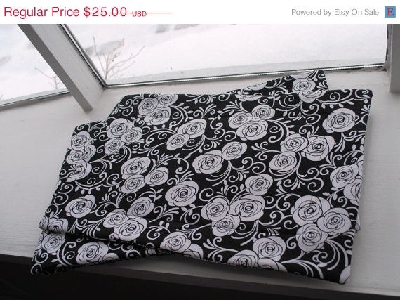 Clearance Quilted Placemats set of 2 Black White Roses