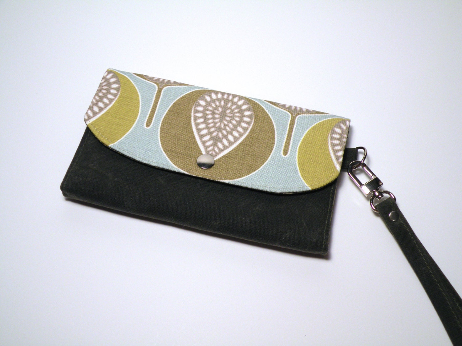 Wristlet Wallet in Olive waxed canvas and linen