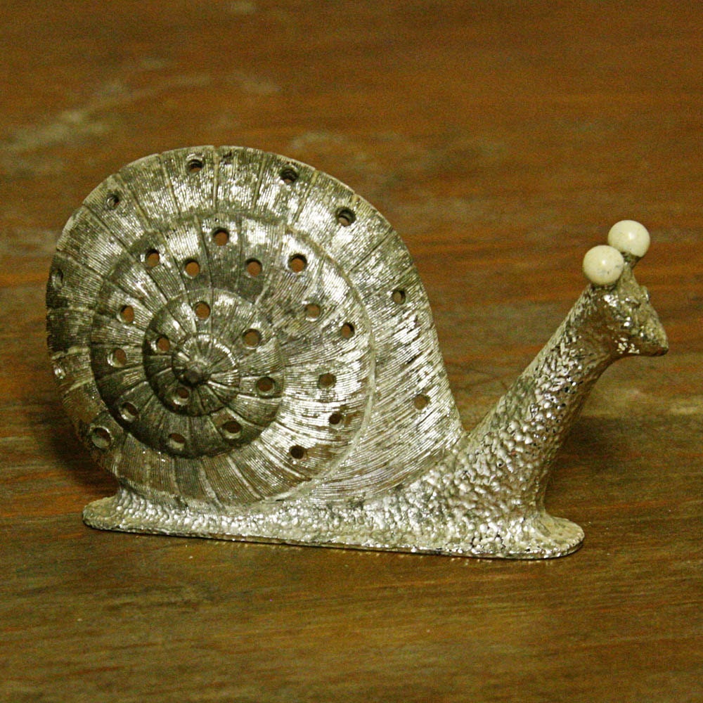 Vintage snail earring holder - stand - silver - metal - slug