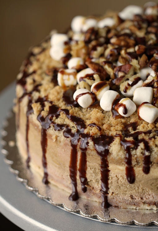 Rock 'n' Roll cheesecake with walnut-pecan-marshmallow crumb topping