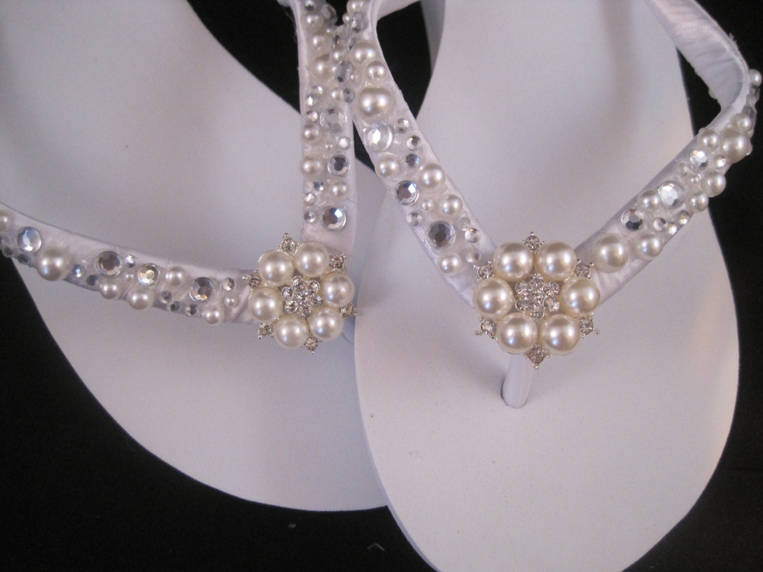 NEW 2013 So Sweet Bride Gianna Pearl and Swarovski Crystal Bridal Wedding Flip Flops