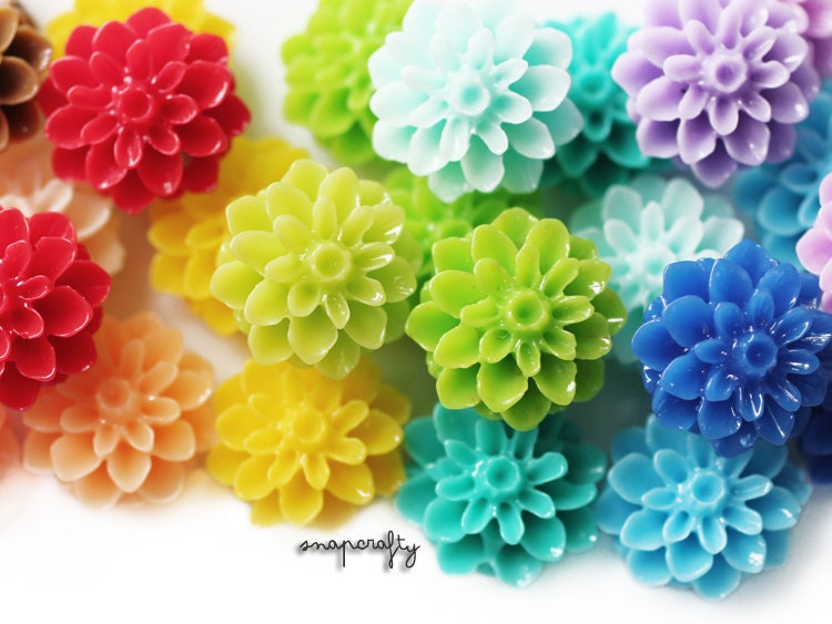 12pc mod dahlia resin flower cabochons, in a mix of colors, 15mm size to make hair pins, earrings and rings