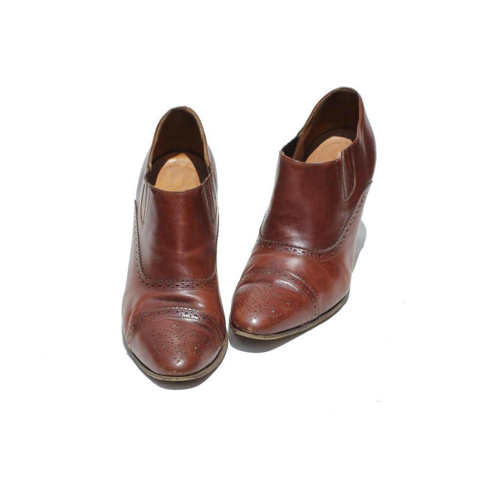 size: 8.5  Brown Leather Cole Haan Slip on Shoes