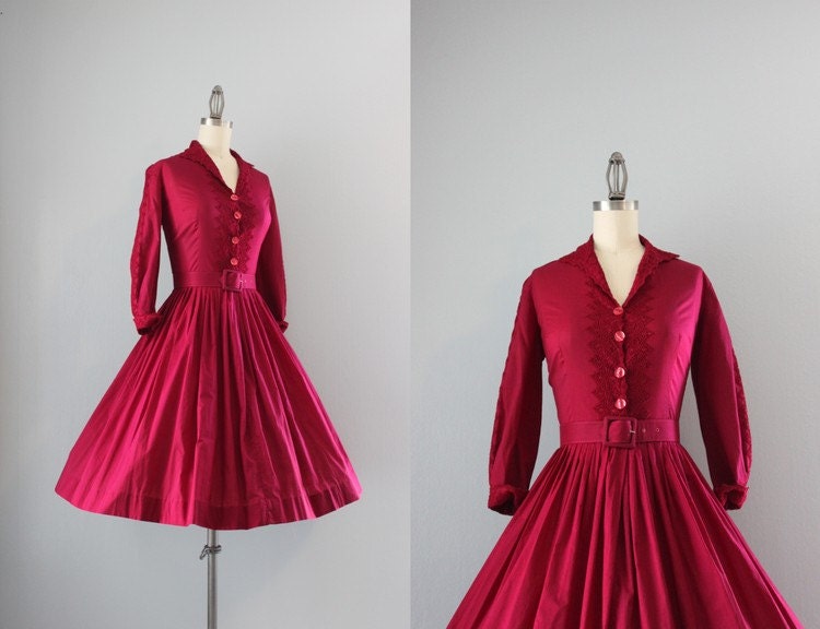 50s Dress / Vintage 50s Merlot Day Dress / Eyelet Embroidered Fifties Full Skirt Dress