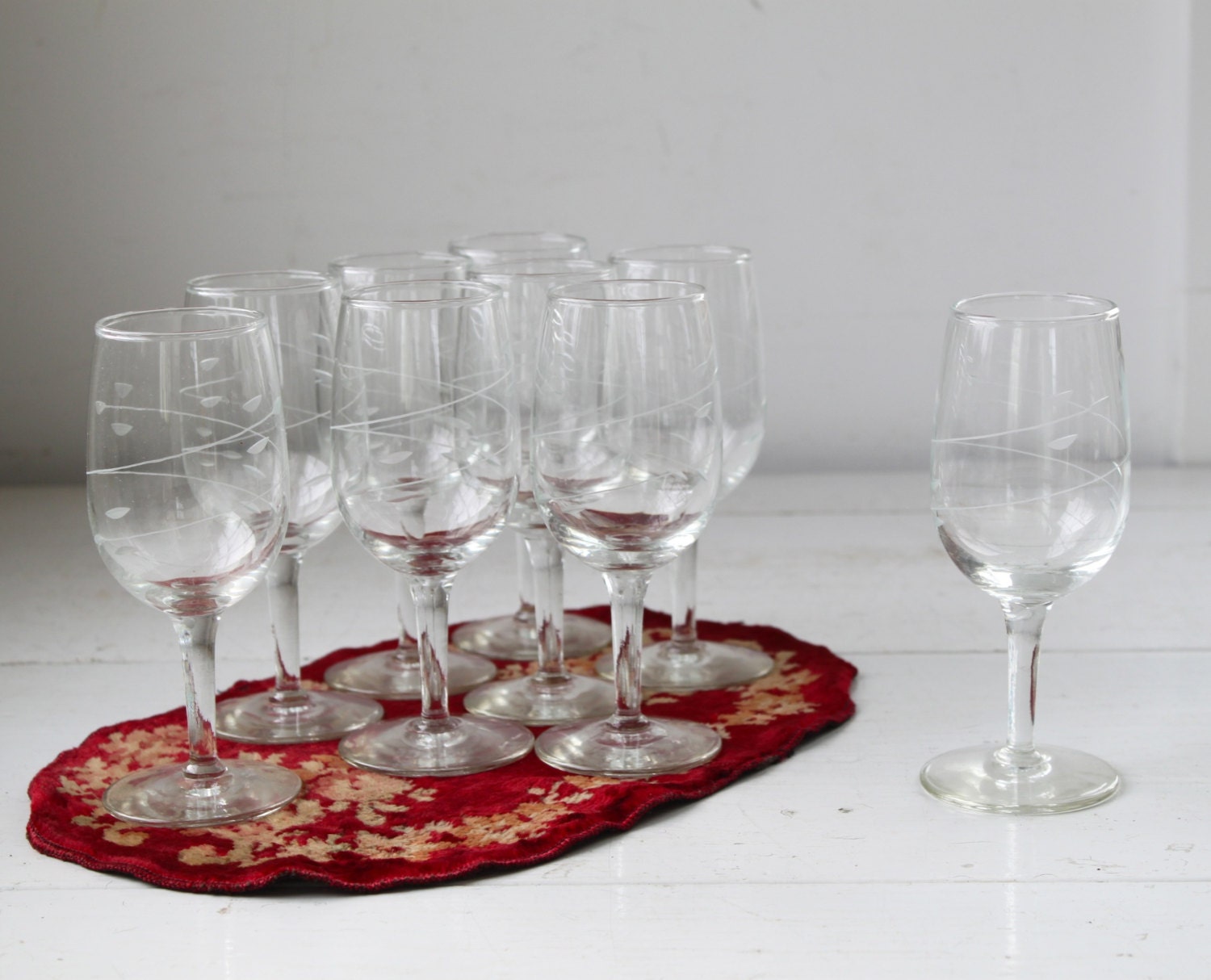 vintage mid century modern glassware / 9 clear etched wine glasses / atomic modern swirl petals / the SPRING WINE stemware