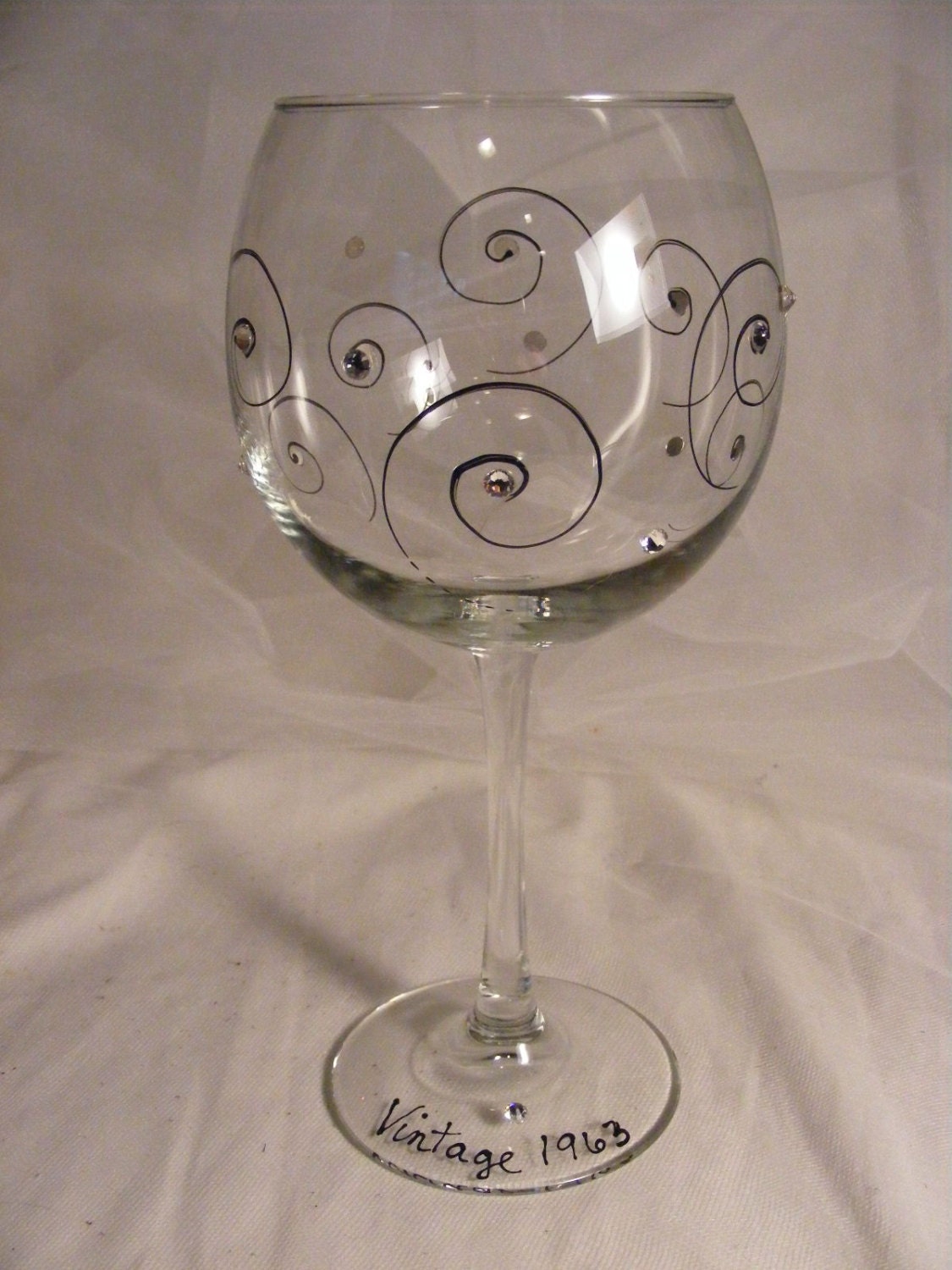 personalized "Vintage 1963" 50th birthday wine glass - swirls and Swarovski crytals - large oversize 18oz red wine goblet