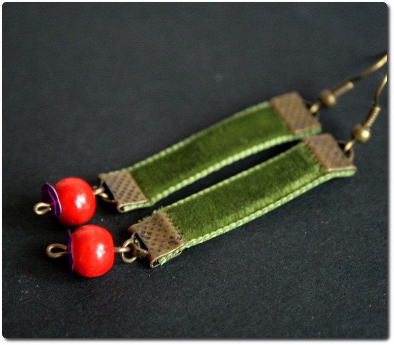 Moss and Berry - green velvet ribbon earrings, wooden bead and copper