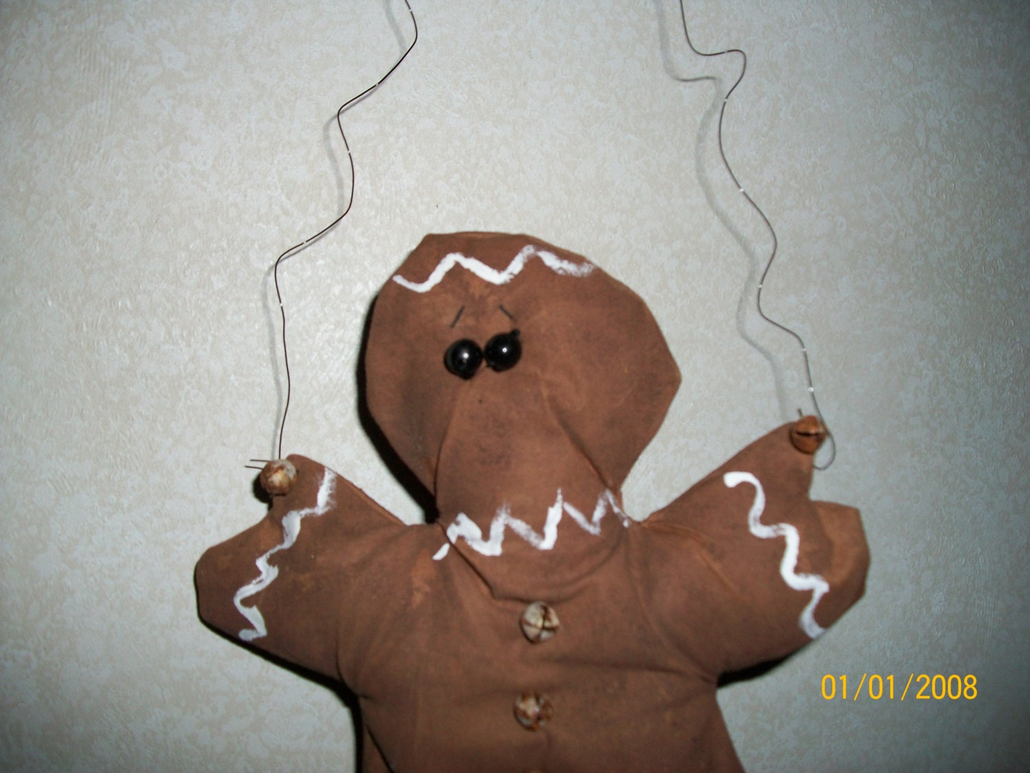 Grungy Gingerbread Ornie