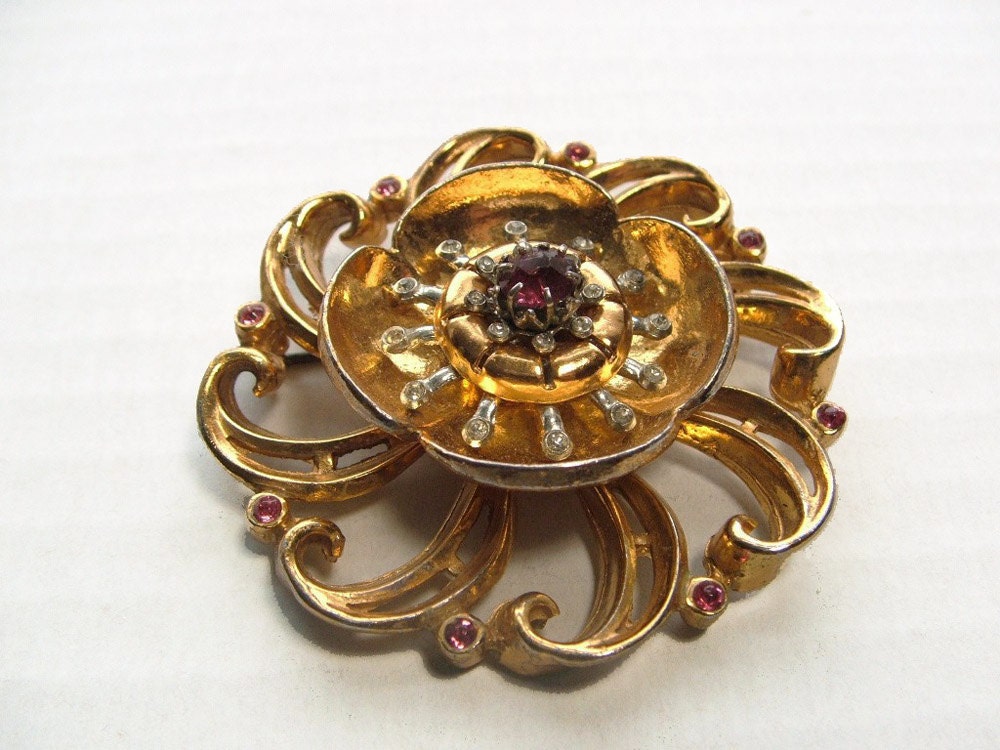 Large Textured Flower Pin / Vintage 40s Gold Wash Silver / Pink Stones
