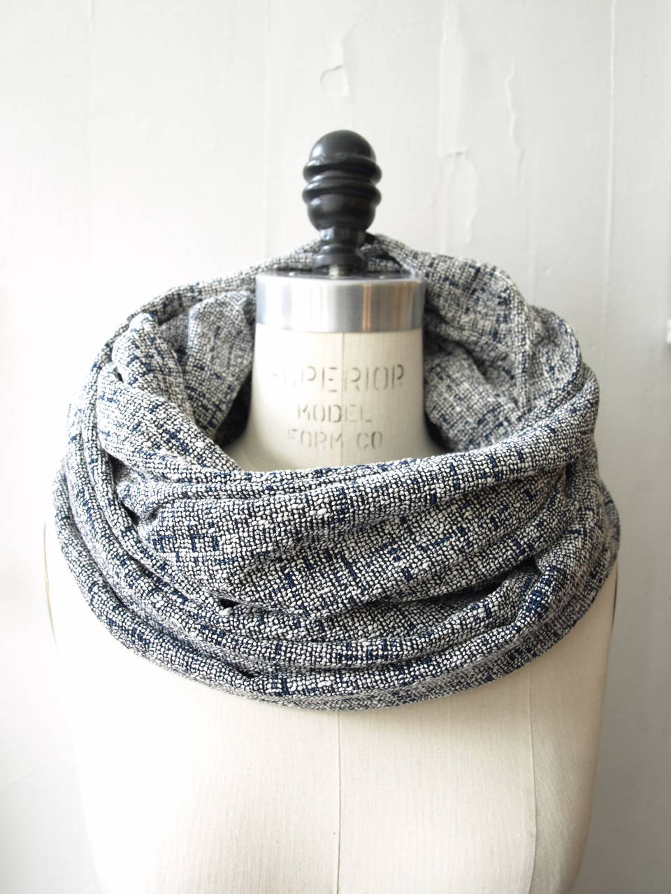 Chunky white and blue woven rayon circular infinity scarf