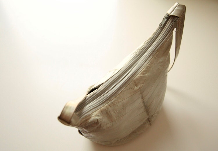 80s Off White 2-Section Eel Skin Hobo