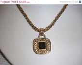 Summer Sale Vintage 26 inch nekcalce with onyx