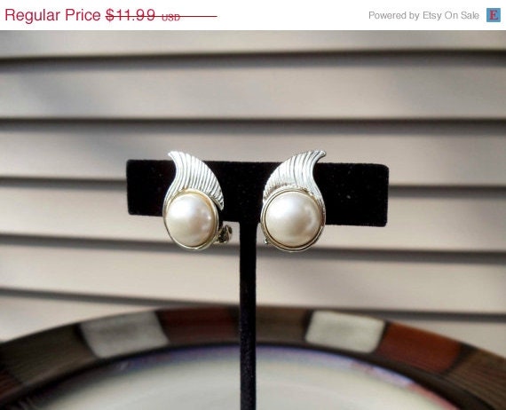 On Sale Vintage Pearl gold earrings PAT NO 2752764 circa 1956