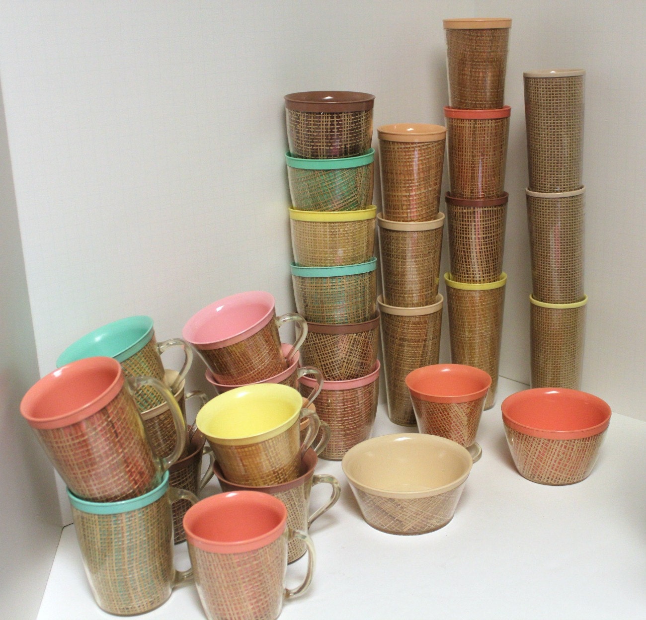 Vintage 30 Pc Thermo Ware Tumblers Glasses Mugs Dish Sherbet Bowl Rattan Straw Weave Burlap