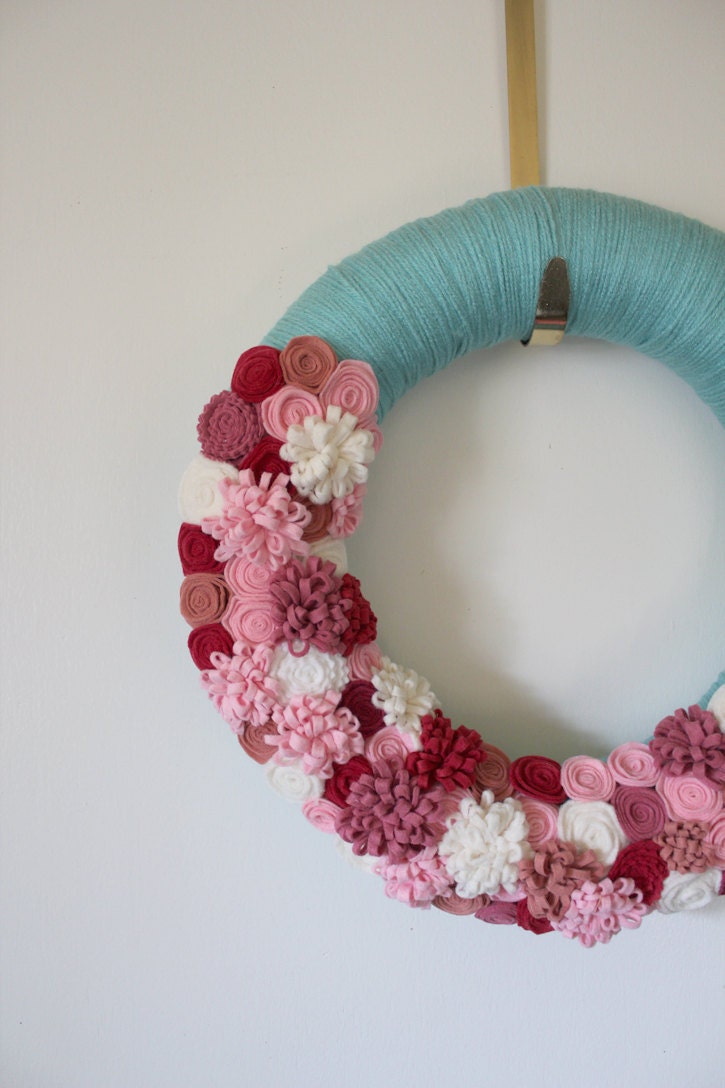 Coral and Aqua Wreath, Pink and Turquoise Wreath, Yarn and Felt Flower Wreath, 14 inch size - READY TO SHIP