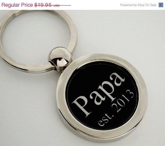 SUMMER SALE - Personalized Name DAD Key Chain - Baby Shower Gift, Fathers Day Gift, Dad, Papa, Uncle, Birthday Gift, Keychain
