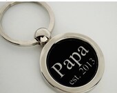 SUMMER SALE - Personalized Name DAD Key Chain - Baby Shower Gift, Fathers Day Gift, Dad, Papa, Uncle, Birthday Gift, Keychain