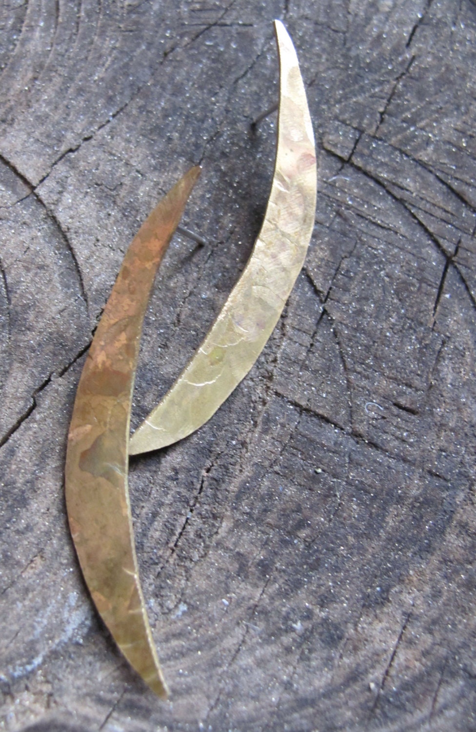 Hammer Textured Bright Brass Scythe Posts