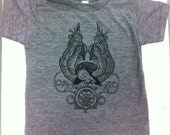 kids t-shirt with eagle design sizes 2, 4, 6