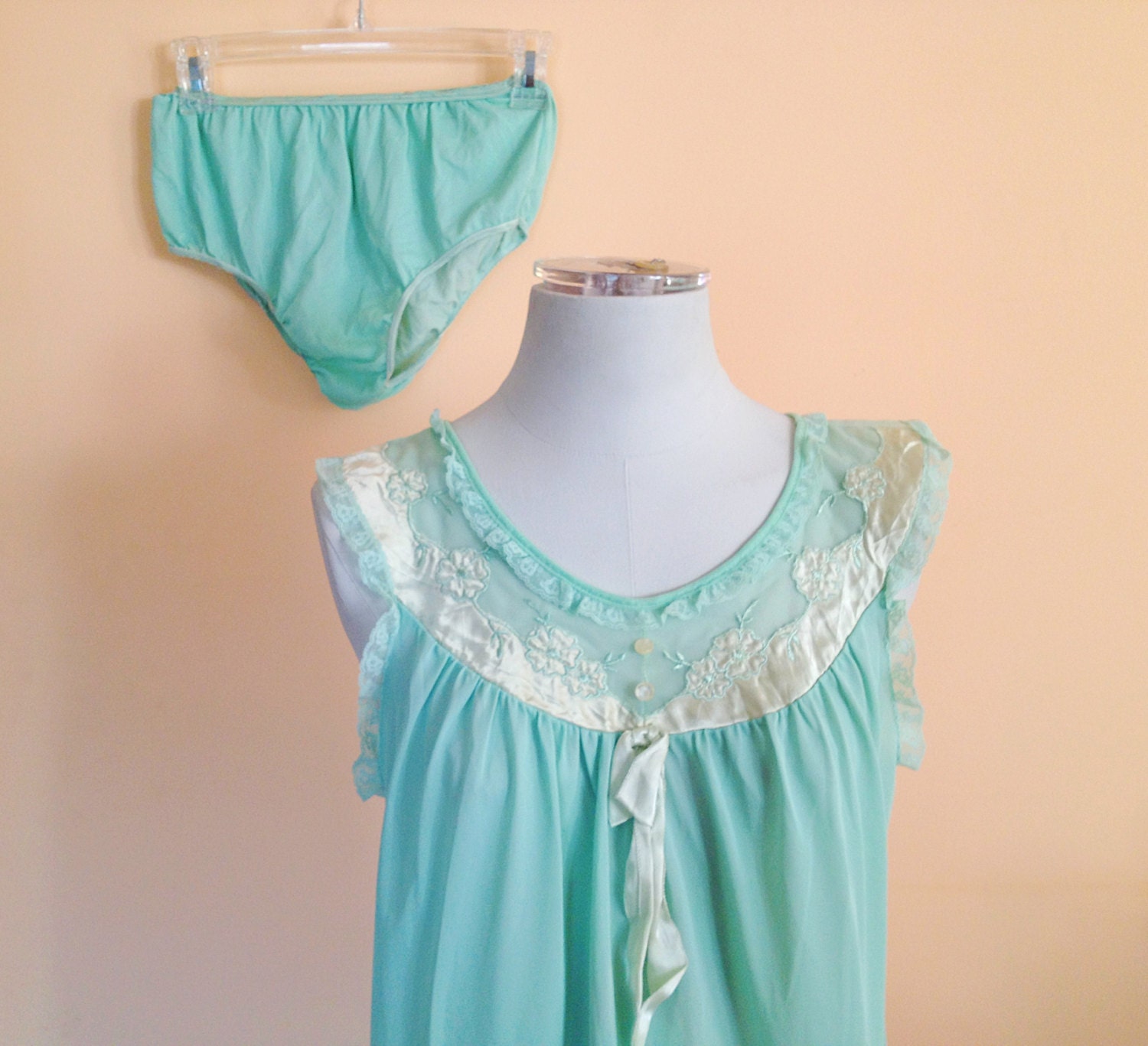Vintage Mint Green Lingerie Top and Panties Set. Sheer. Nylon. Babydoll. Lace. Feminine. 1950s. Aristocraft. Bow. Floral. Retro.
