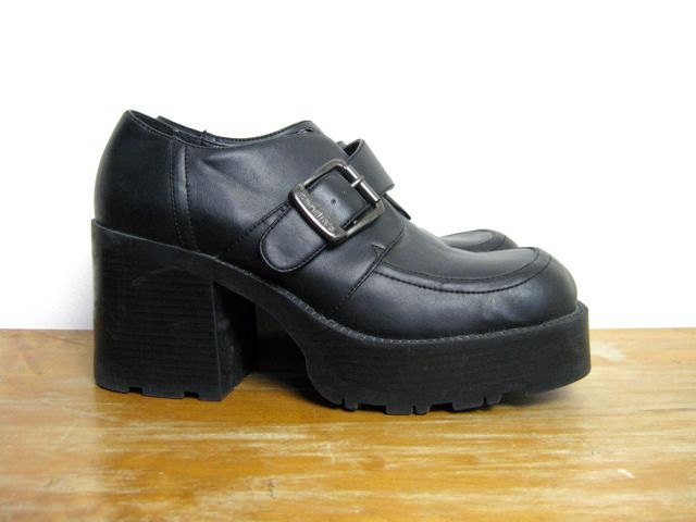 Vintage black 90s chunky buckled platform shoes // women's 10