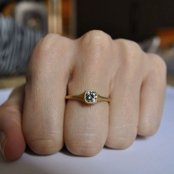 Create your own diamond engagement ring