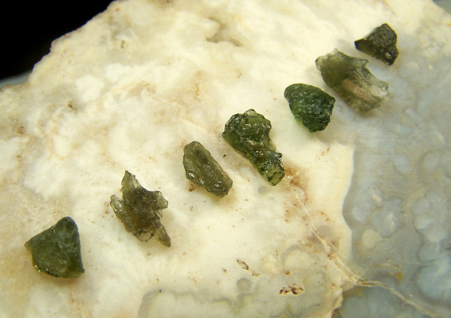 7 Moldavite -  Lot of crystals - set of  7 - Crystal gem mineral specimen wire wrap jewelry chips - Raw natural genuine  Meteorite Tektite