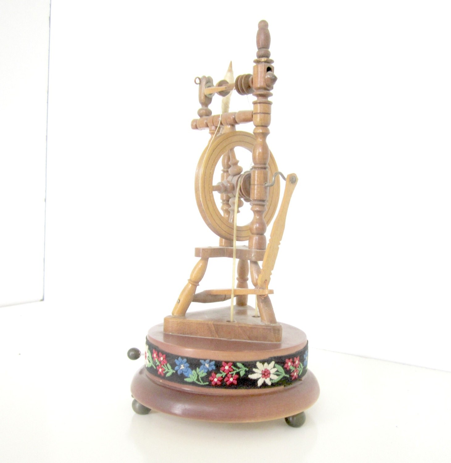  Swiss Musical Movement Music Spinning Wheel Hand Made Wooden Music Box