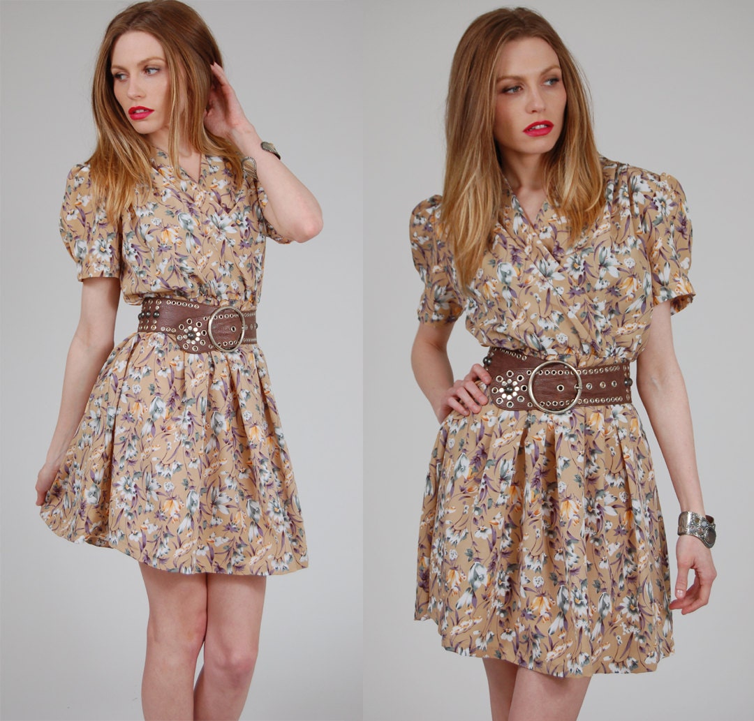 Vintage 80s FLORAL Mini Dress Lavender Flower Print Short Sleeve Dress