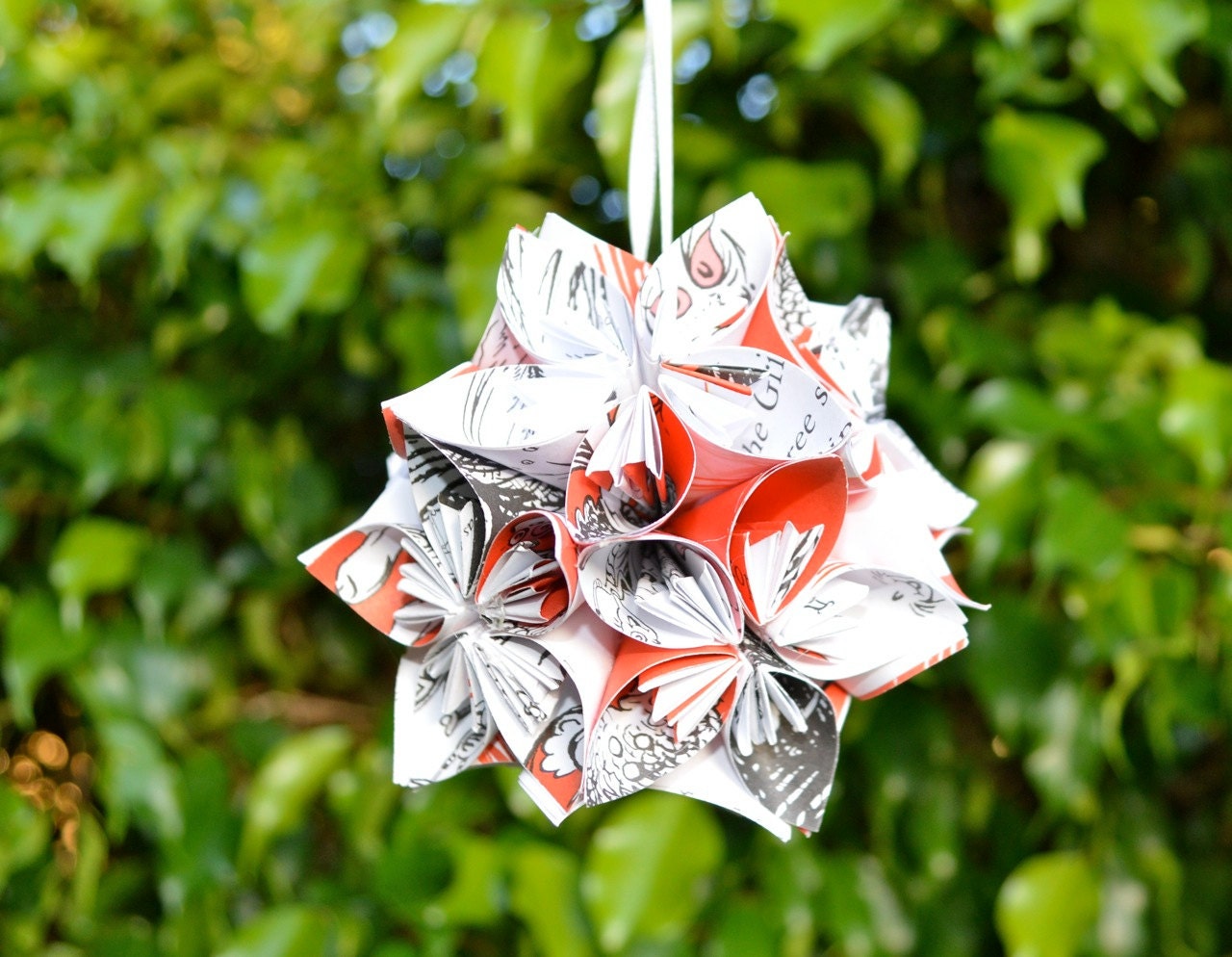 Small How The Grinch Stole Christmas Paper Flower Ball Ornament