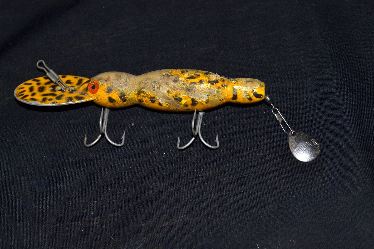 vintage-bomber-fishing-lure-yellow-ratterl-by-metalwoodsnwater