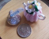 Miniature ooak Crochet dollhouse Pale Pink Tea Pot Cozy Cosy Daisies