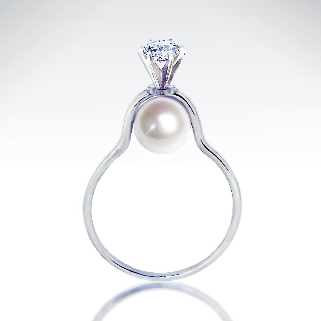 CROWN Pearl Engagement Ring, Solitaire Diamond Ring, White Gold  Pearl Ring, Arosha Italian fine jewelry