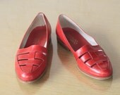 1980s red Bandolino skimmer flats / preppy cutout loafers / size 6.5
