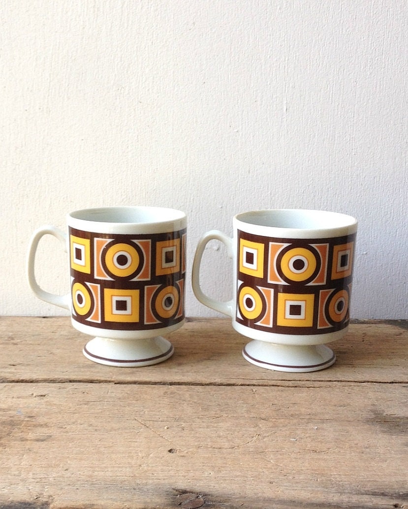 Vintage Mugs - retro pair